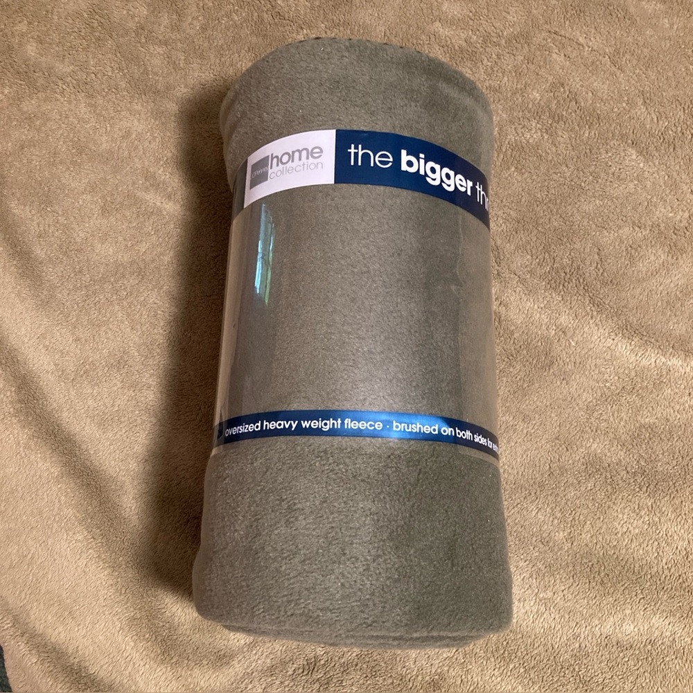 NWT JCPenney Home Collection Vintage Oversized Heavy Weight Solid Fleece Throw